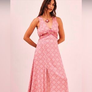 NWT Nekane NKN Vestido Largo Chic Pink Embroidered Dress